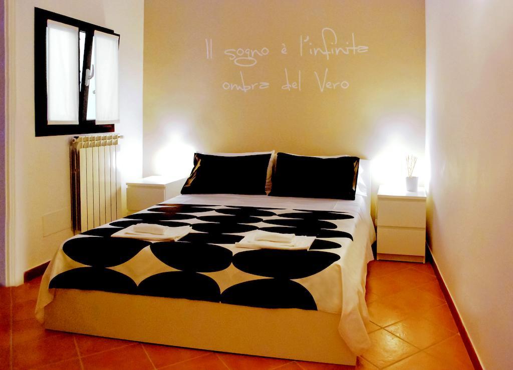 Bed And Breakfast Charming House Barletta Szoba fotó